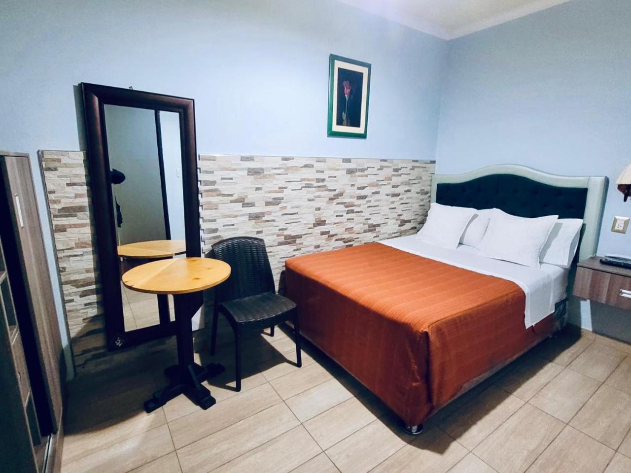 Hotel Tinkus Inn ลิมา ภายนอก รูปภาพ